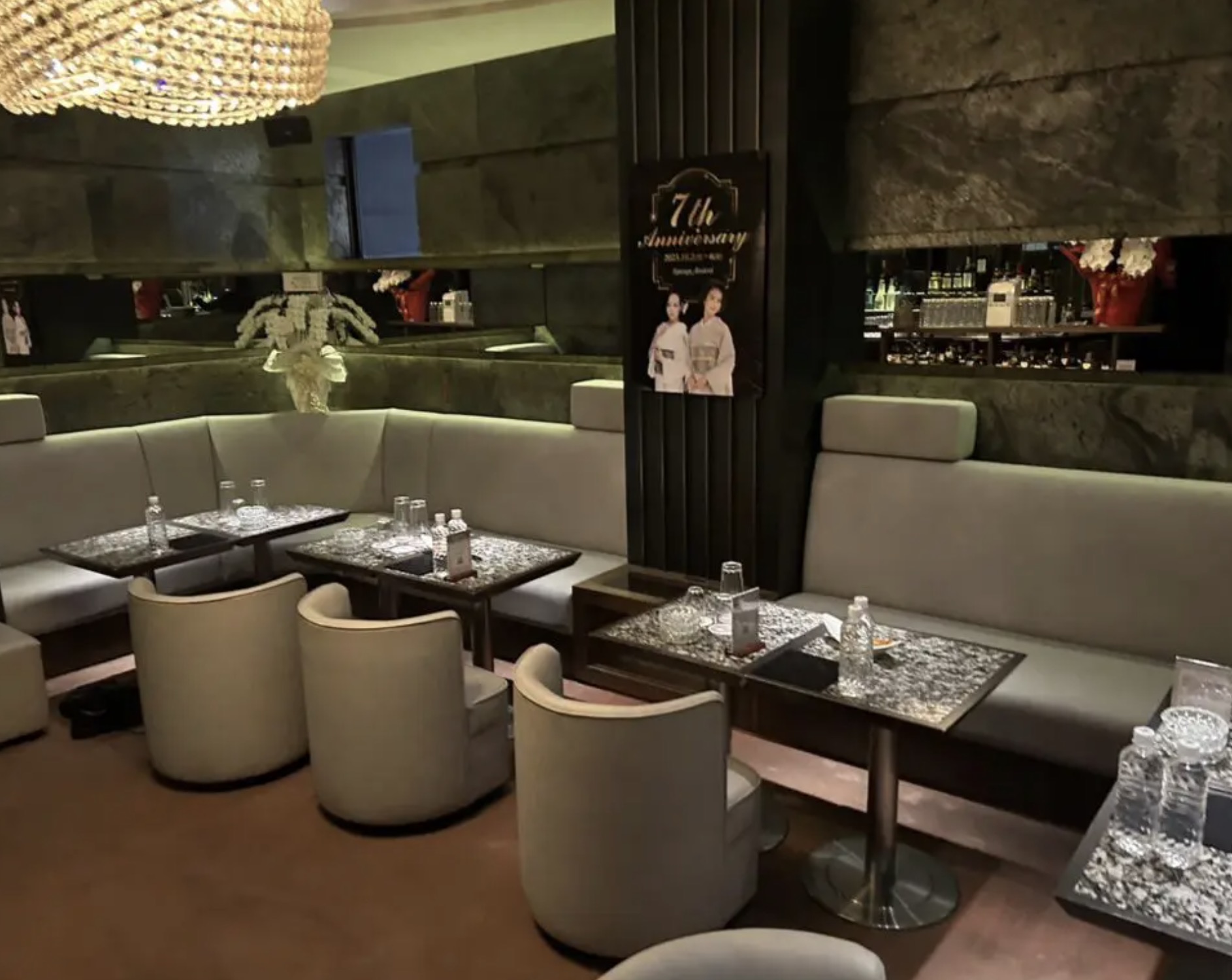 アミーニ （Lounge Amieni）内装画像