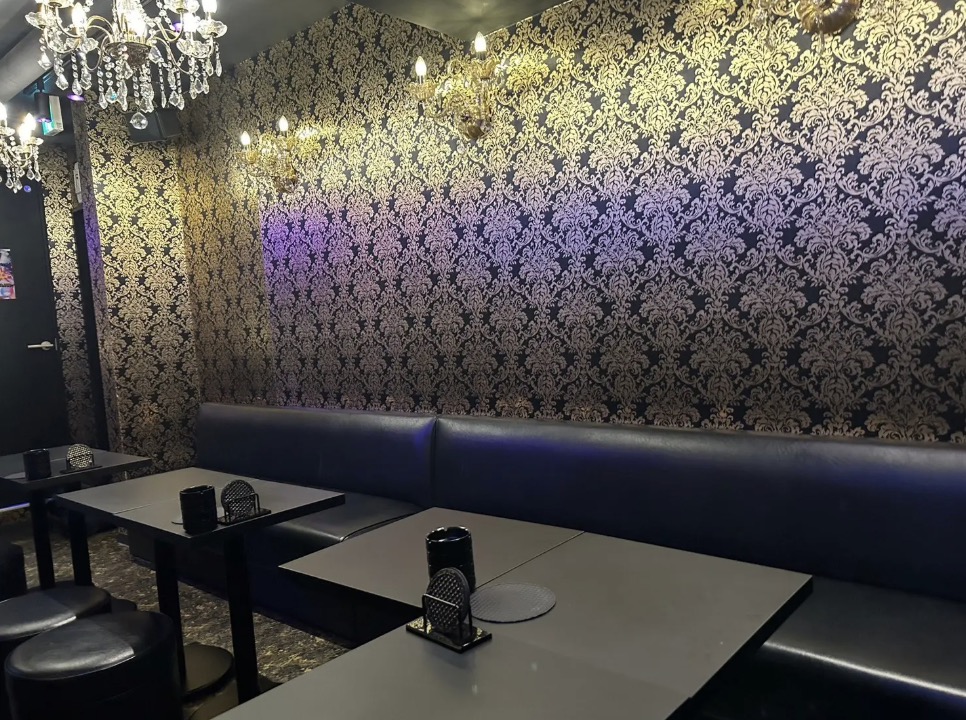 オズ （Lounge Oz）内装画像