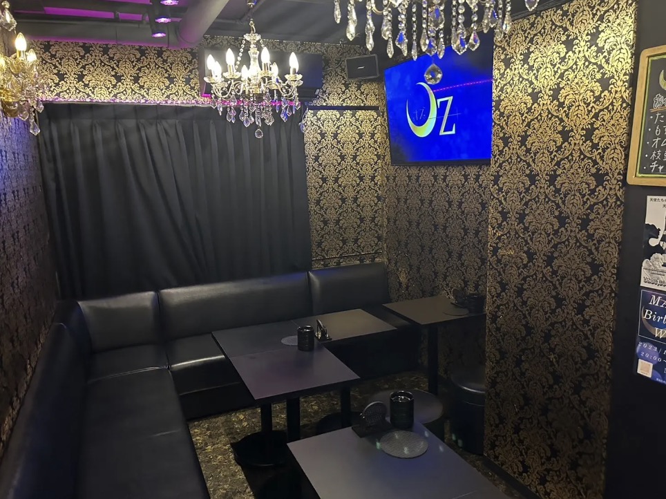 オズ （Lounge Oz）内装画像