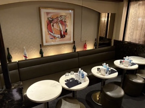 響 （ヒビキ）内装画像