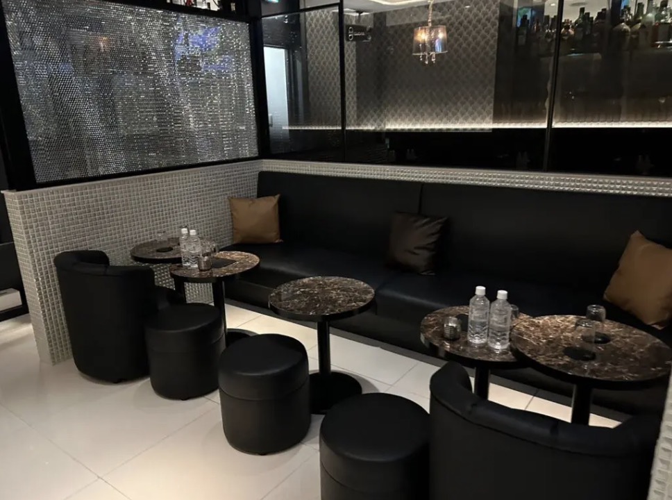 ボンド （BOND）内装画像