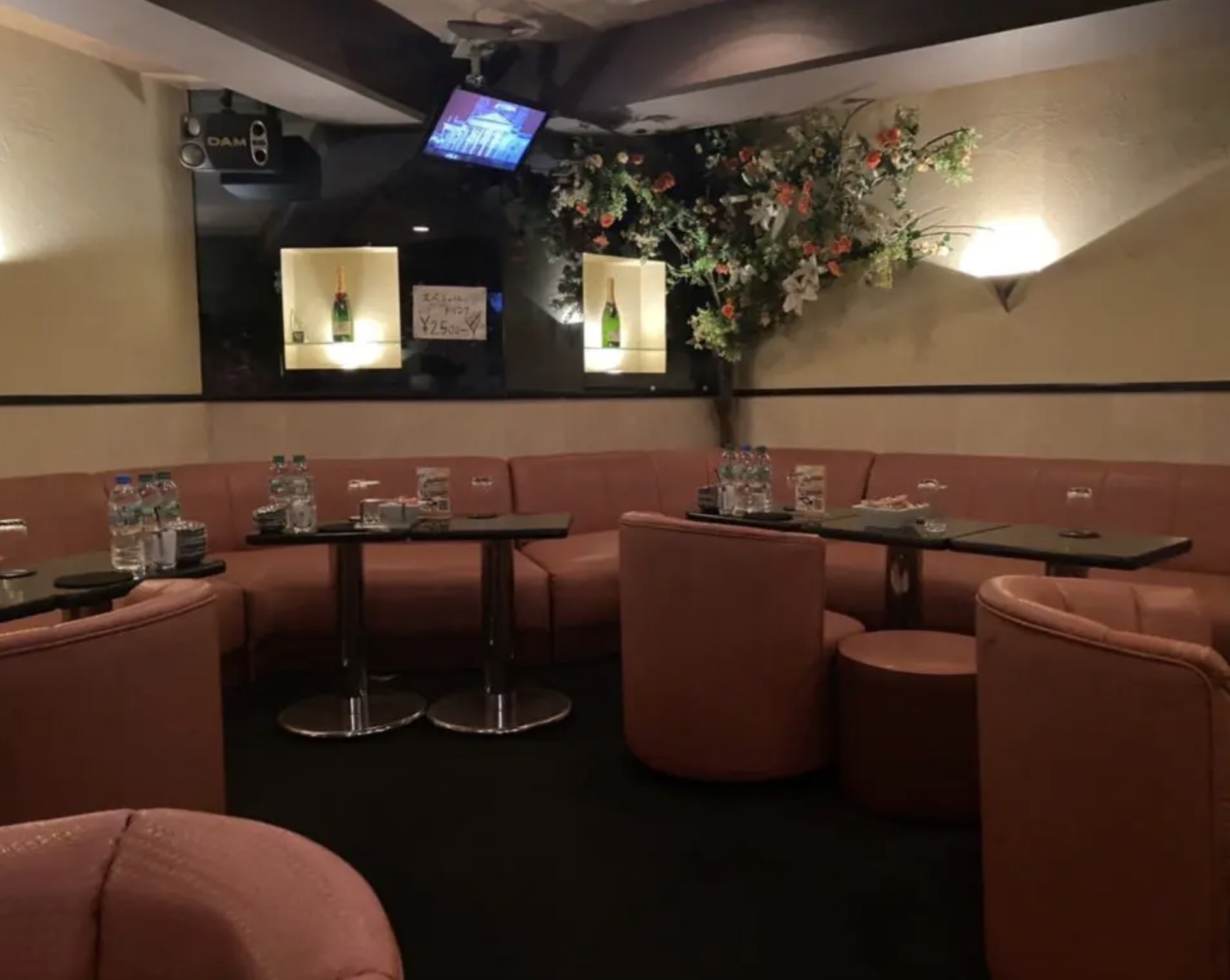 朧月 （オボロヅキ）内装画像