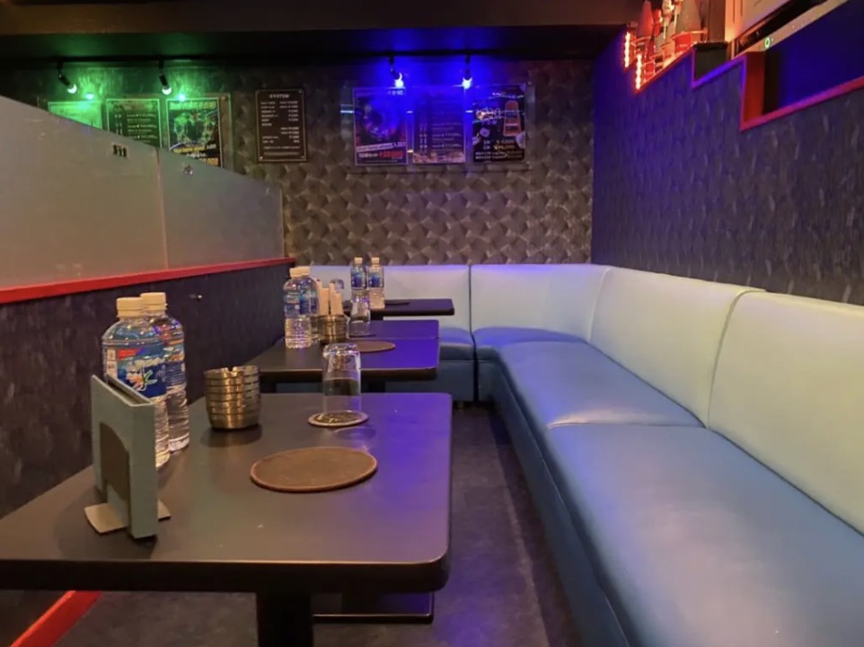 ピーカーブー （Peek a boo）内装画像