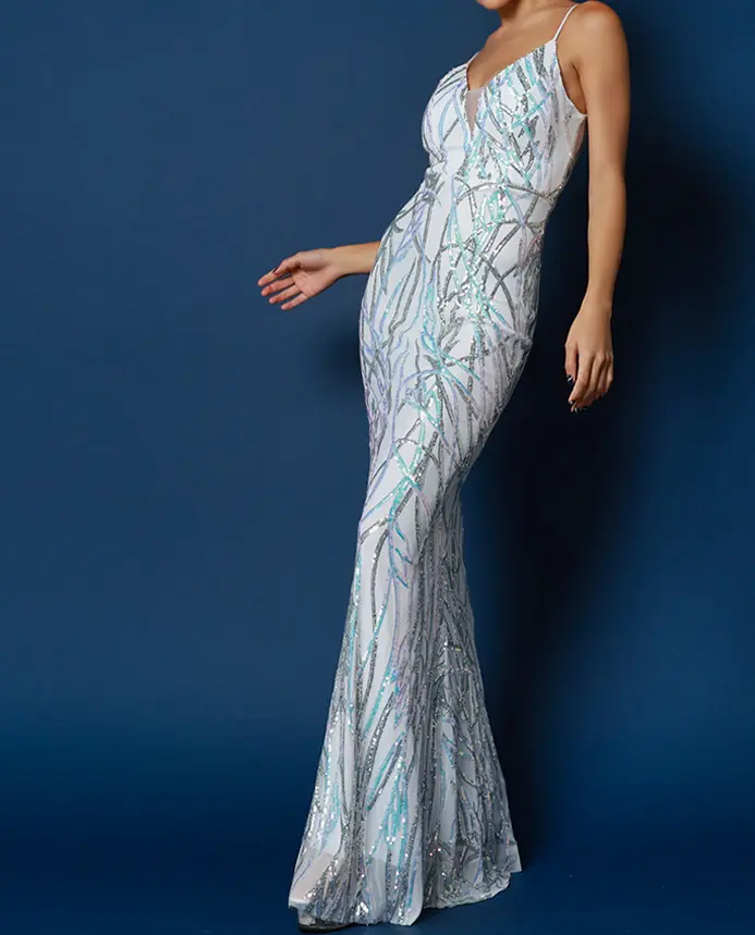 銀座　メニル （MESNIL）服装画像